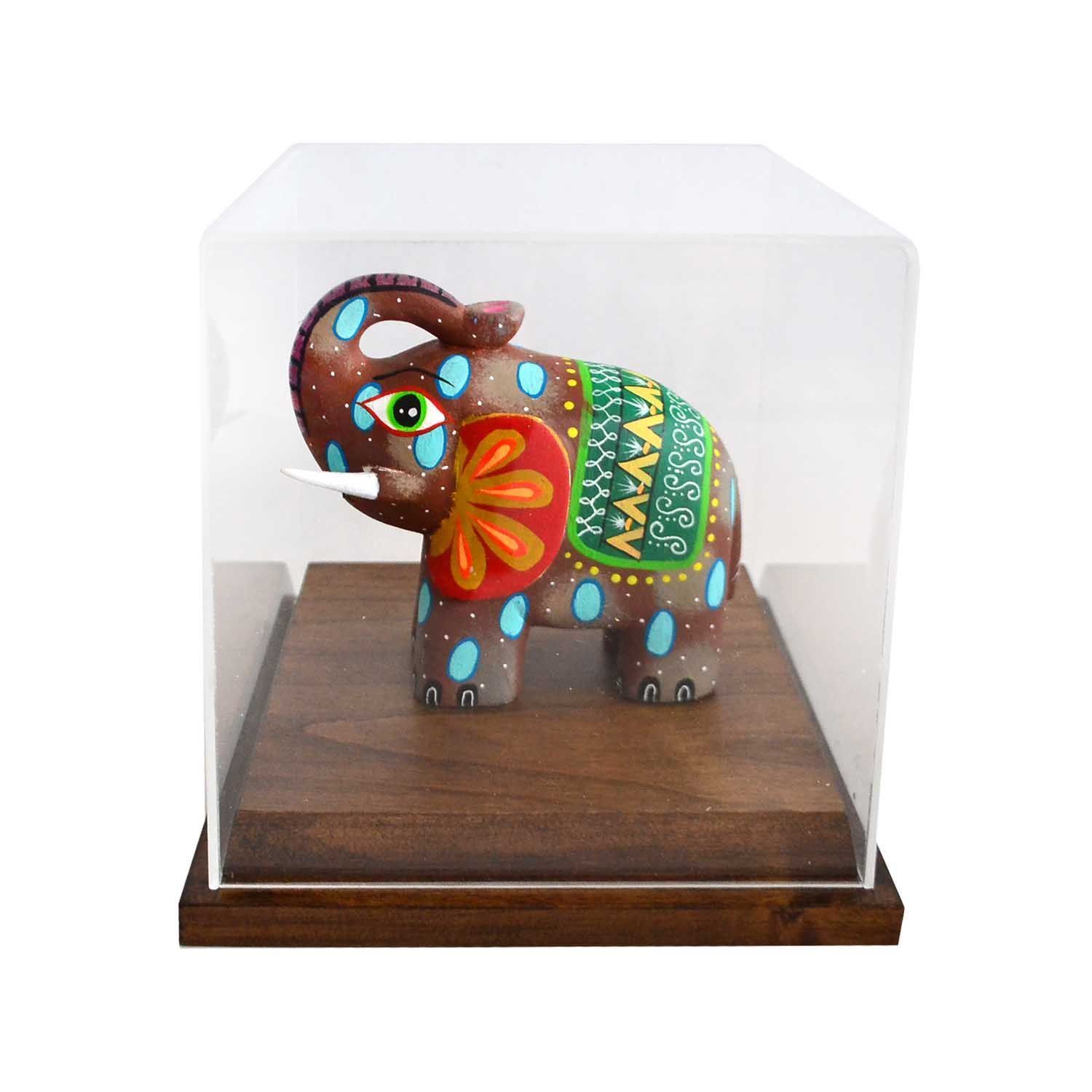 Elefante de alebrije, con base y acrilico