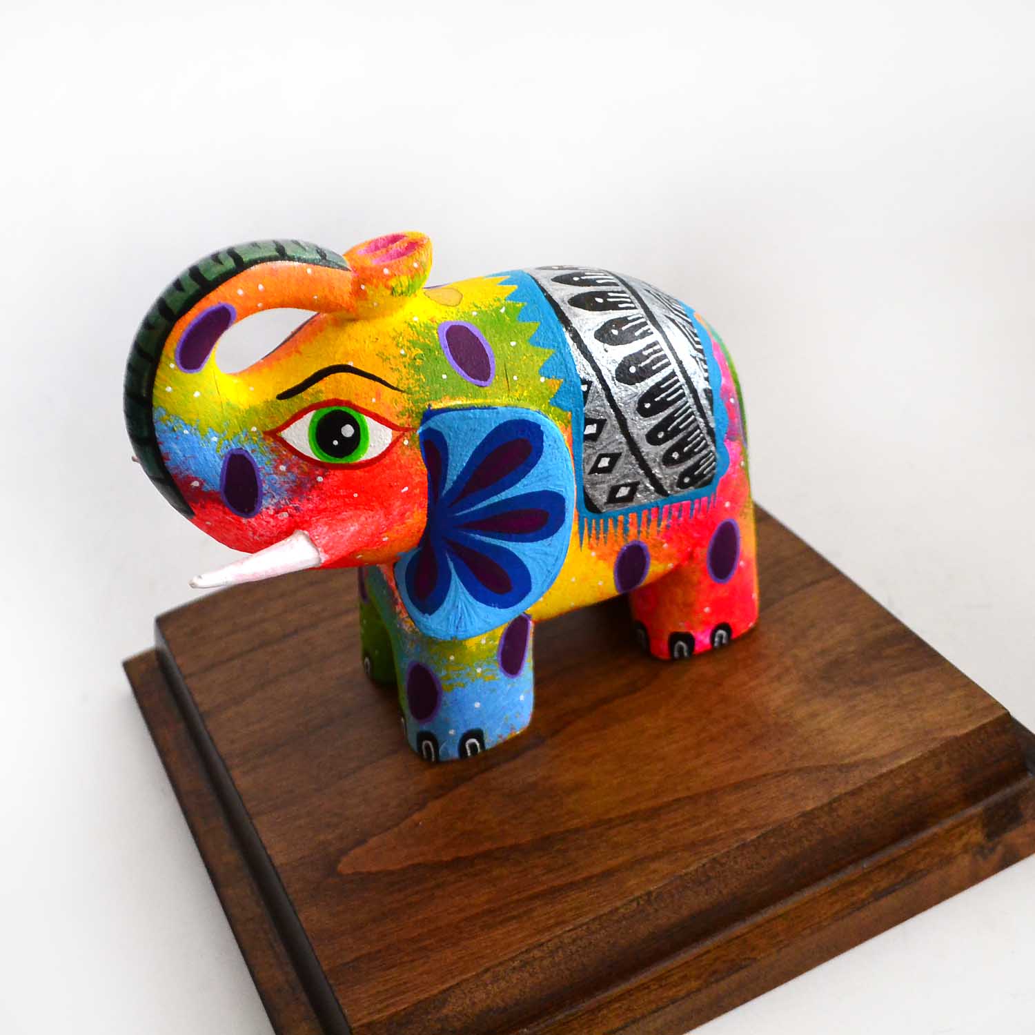 Elefante con Base y Acrilico - Alebrije - Imagen 2