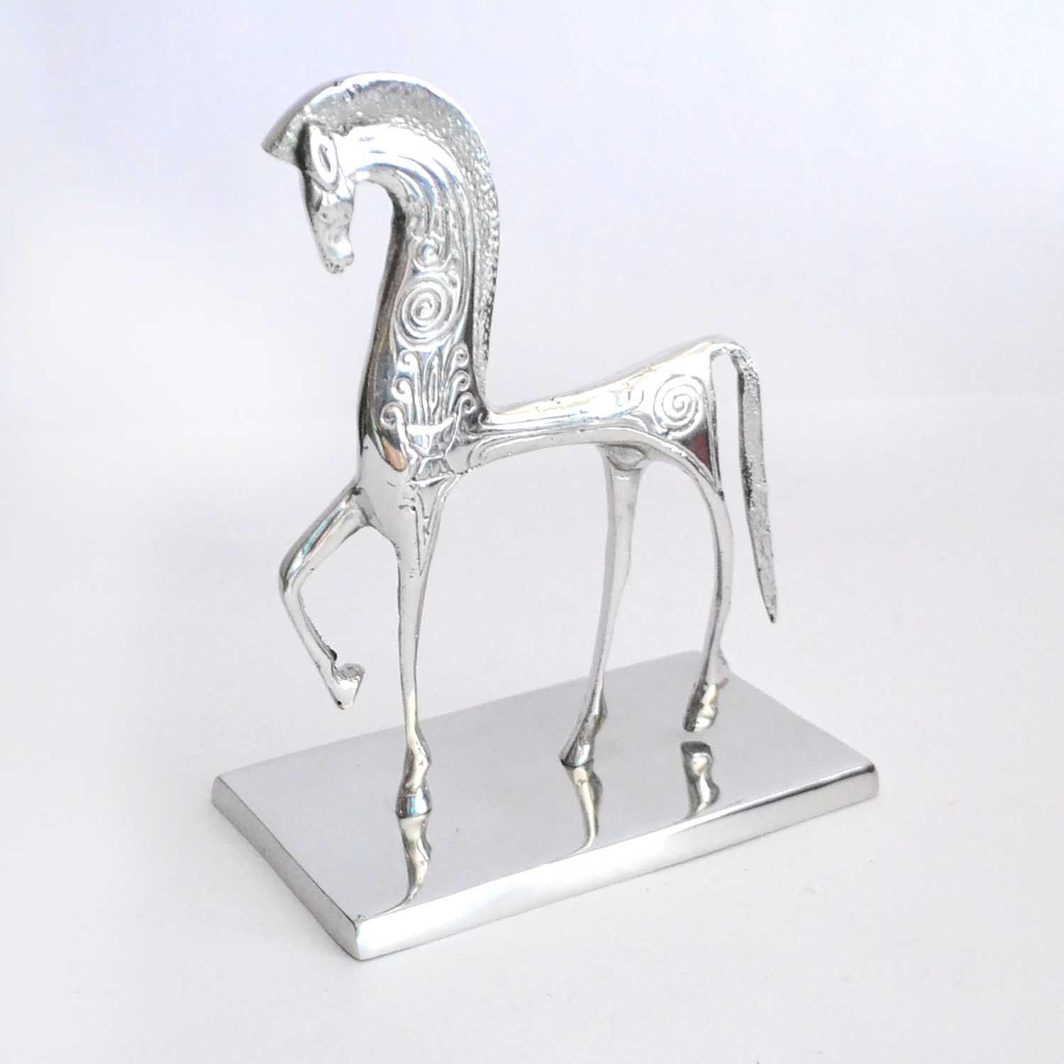Caballo estilizado mexicano en pewter, arte ecuestre artesanal