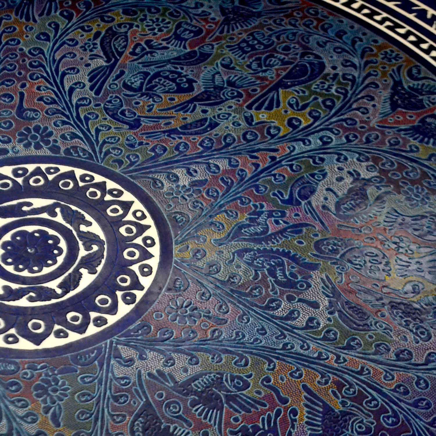 Charola redonda de Olinalá en gran formato | Arte mexicano