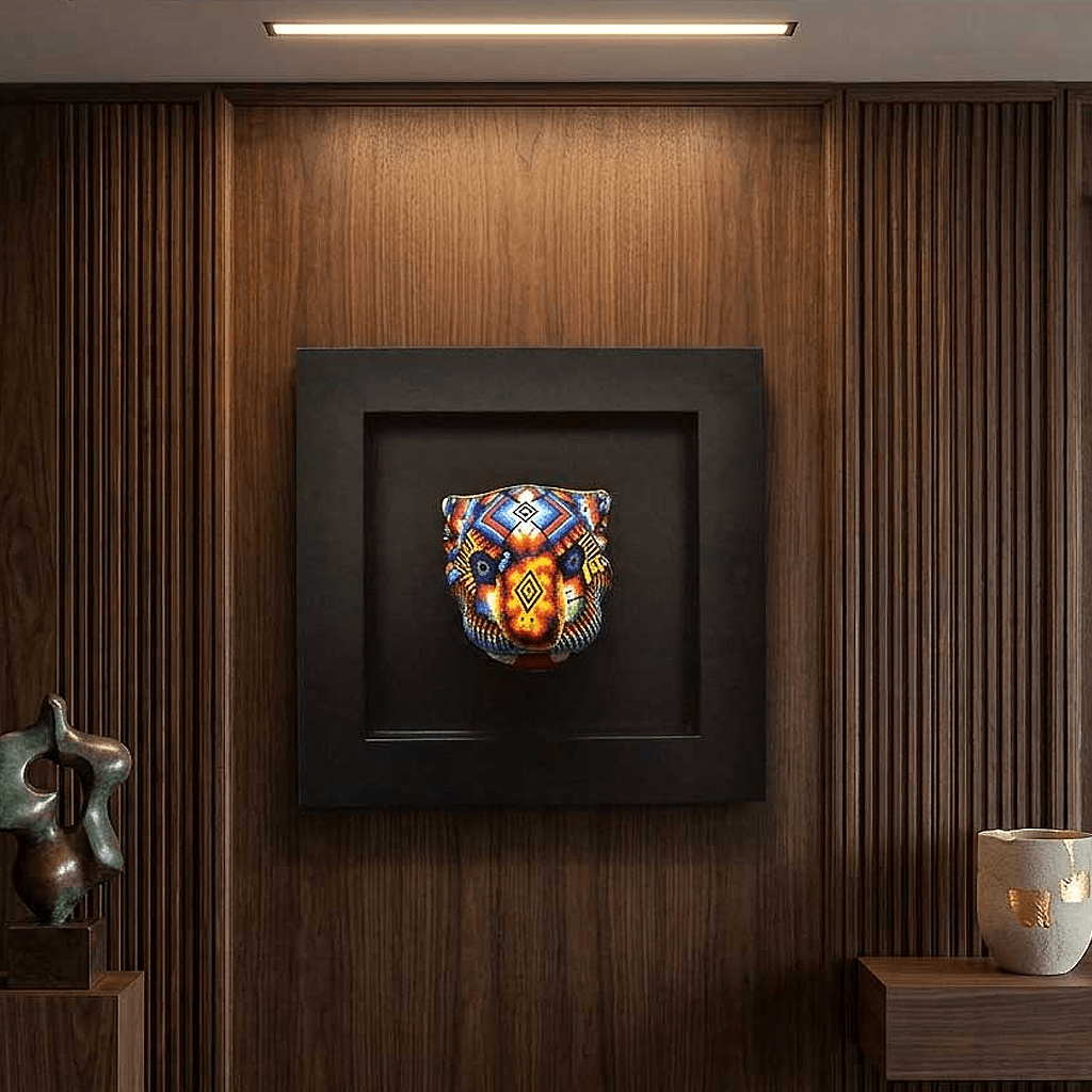 Cabeza de Jaguar en Marco de madera - Arte Huichol
