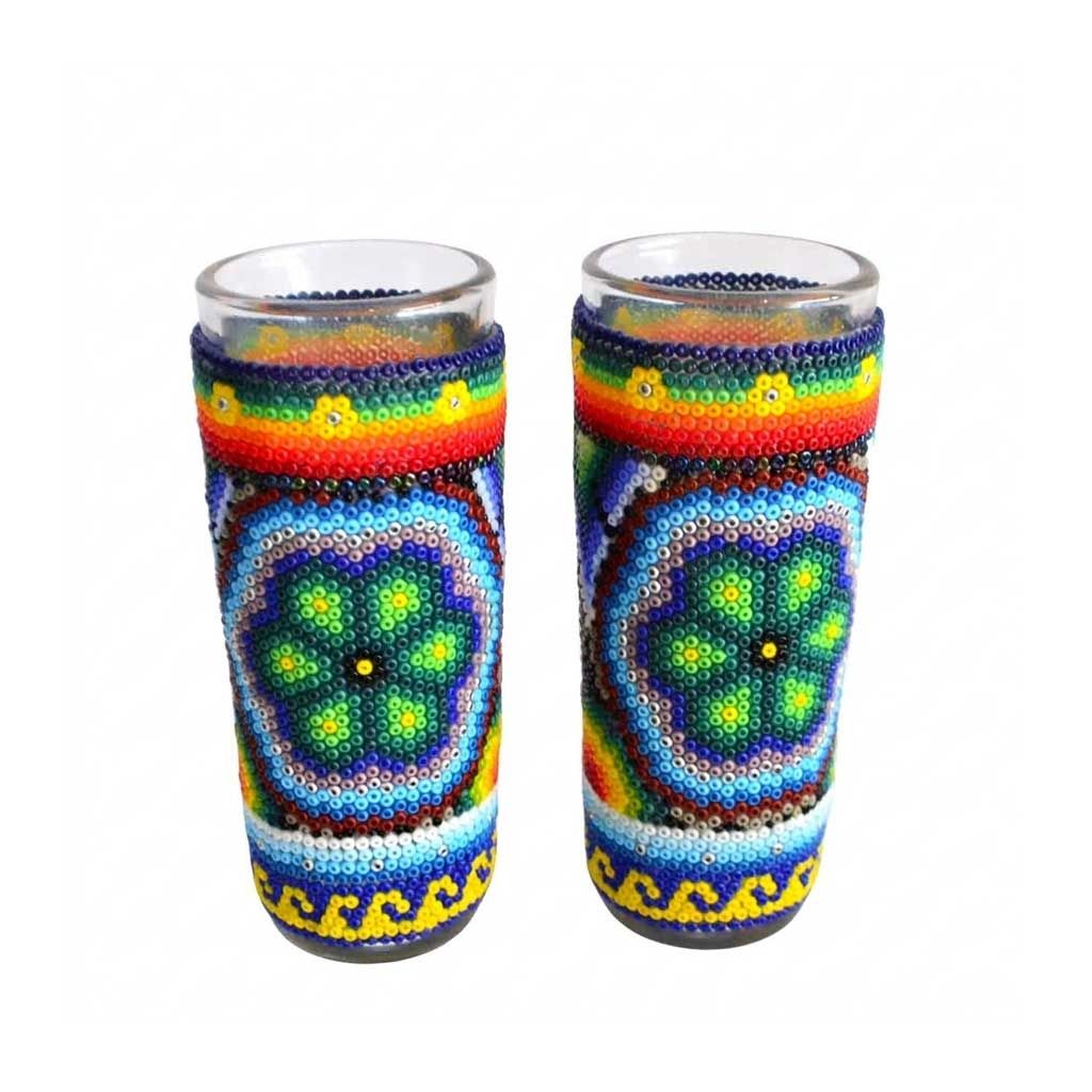Botella de arte huichol multicolor