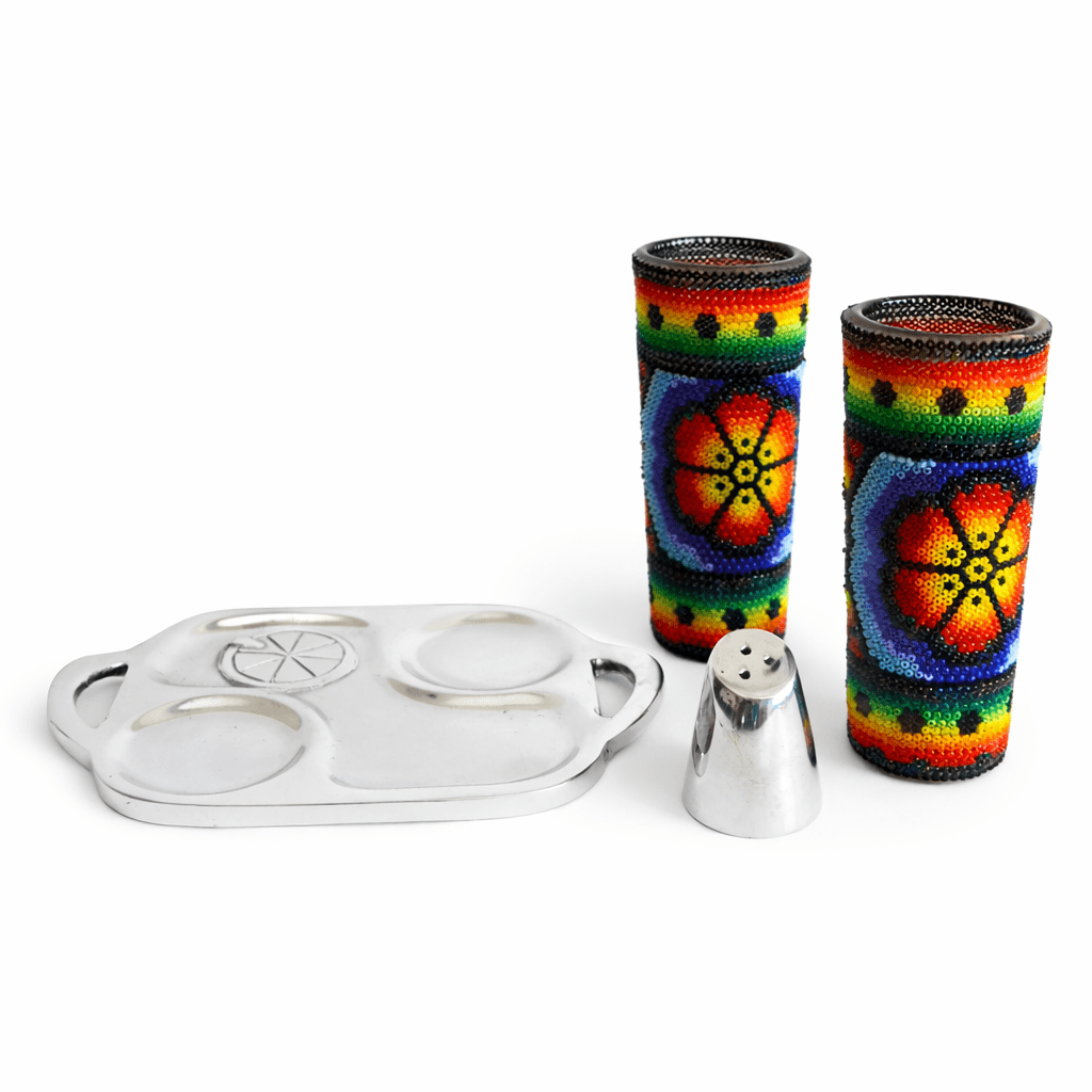 Tequileros intervenidos con Arte Huichol