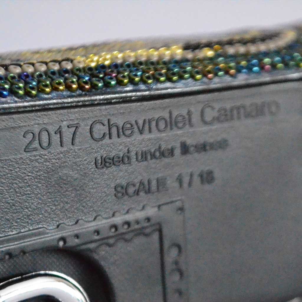 Camaro 2017 de Arte Huichol - Imagen 4