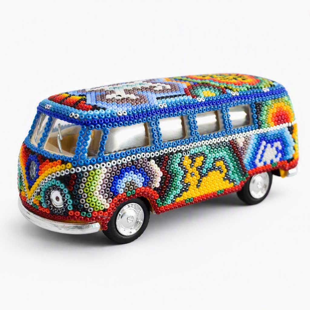 Combi à l’échelle 1:32 en art huichol