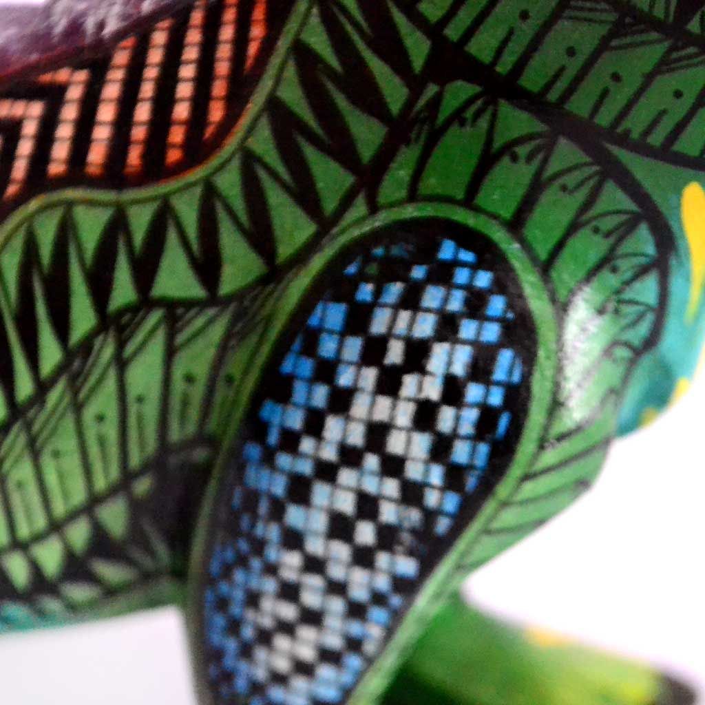 alebrije iguana, una obra artesanal mexicana