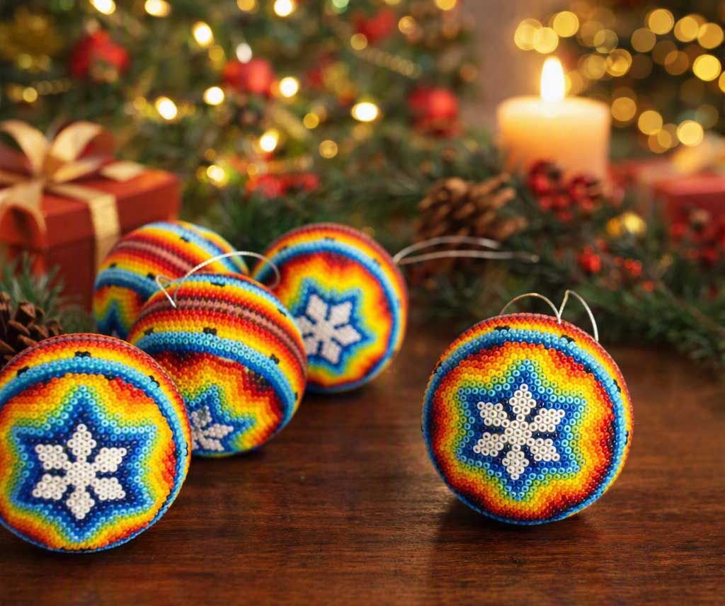 Esferas navideñas wixarikas