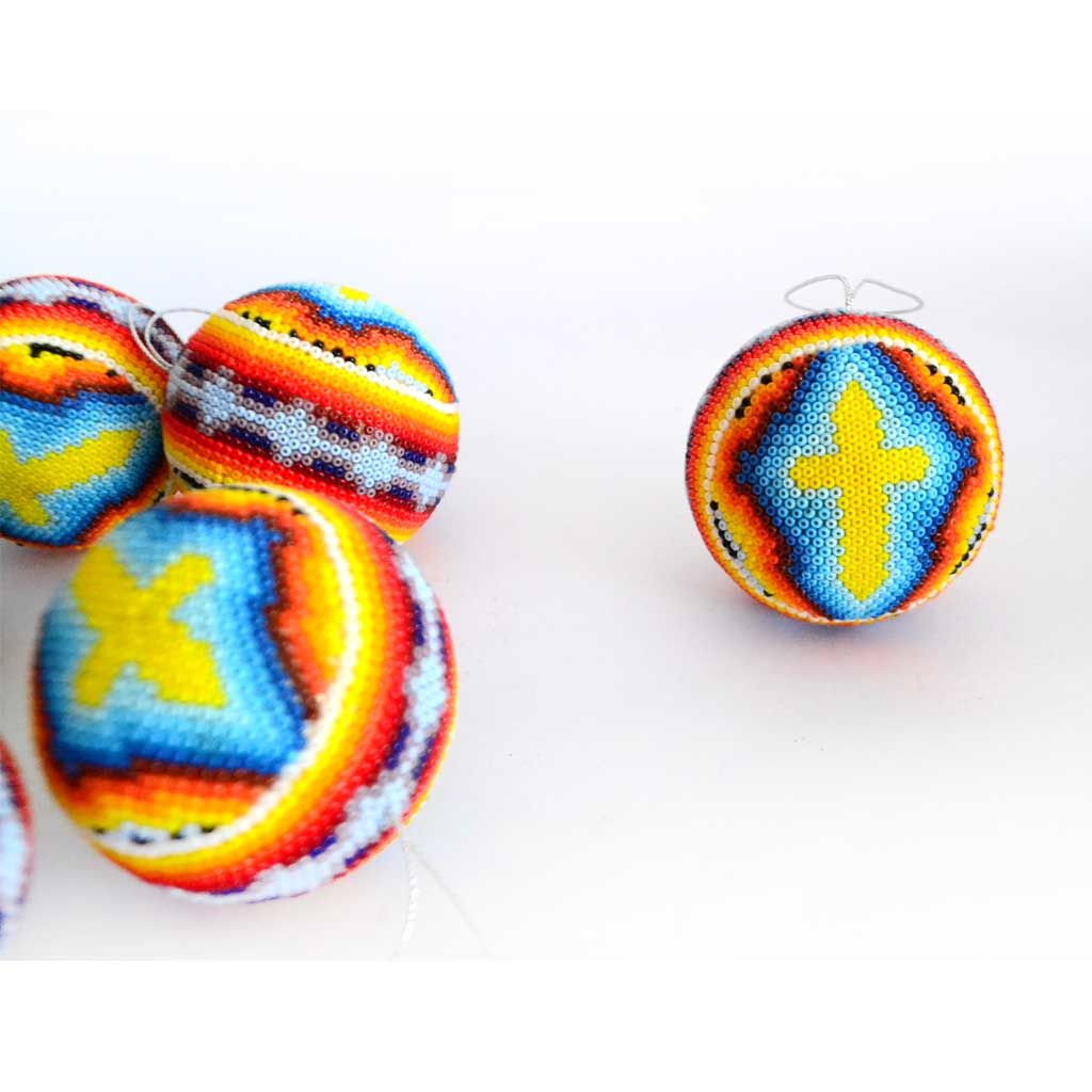 Esferas de arte huichol
