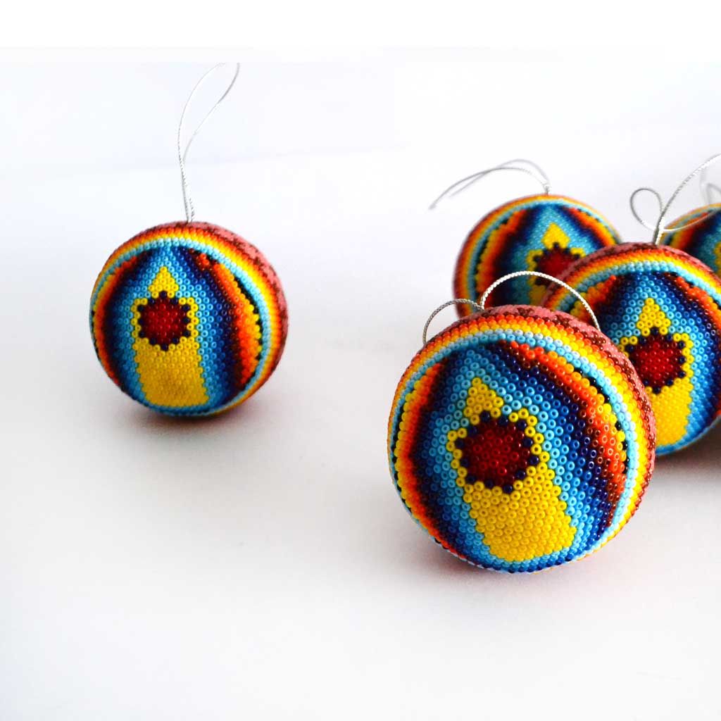 Esferas de Navidad en Arte Huichol - Imagen 2