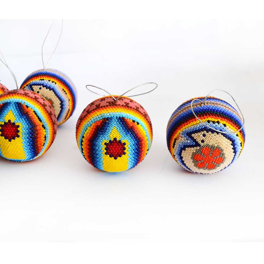 Esferas de Navidad en Arte Huichol - Imagen 5