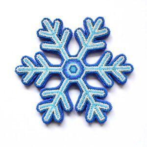 Copo de nieve con arte huichol