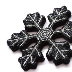 Copo de nieve con arte huichol