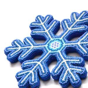Copo de nieve con arte huichol