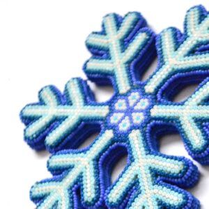 Copo de nieve con arte huichol